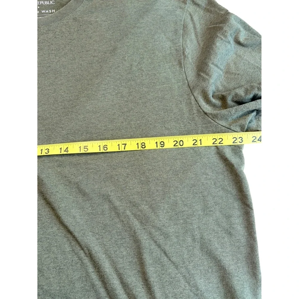 Banana Republic Premium Wash Mens XL T-Shirt Short Sleeve Greenish Gray Crew